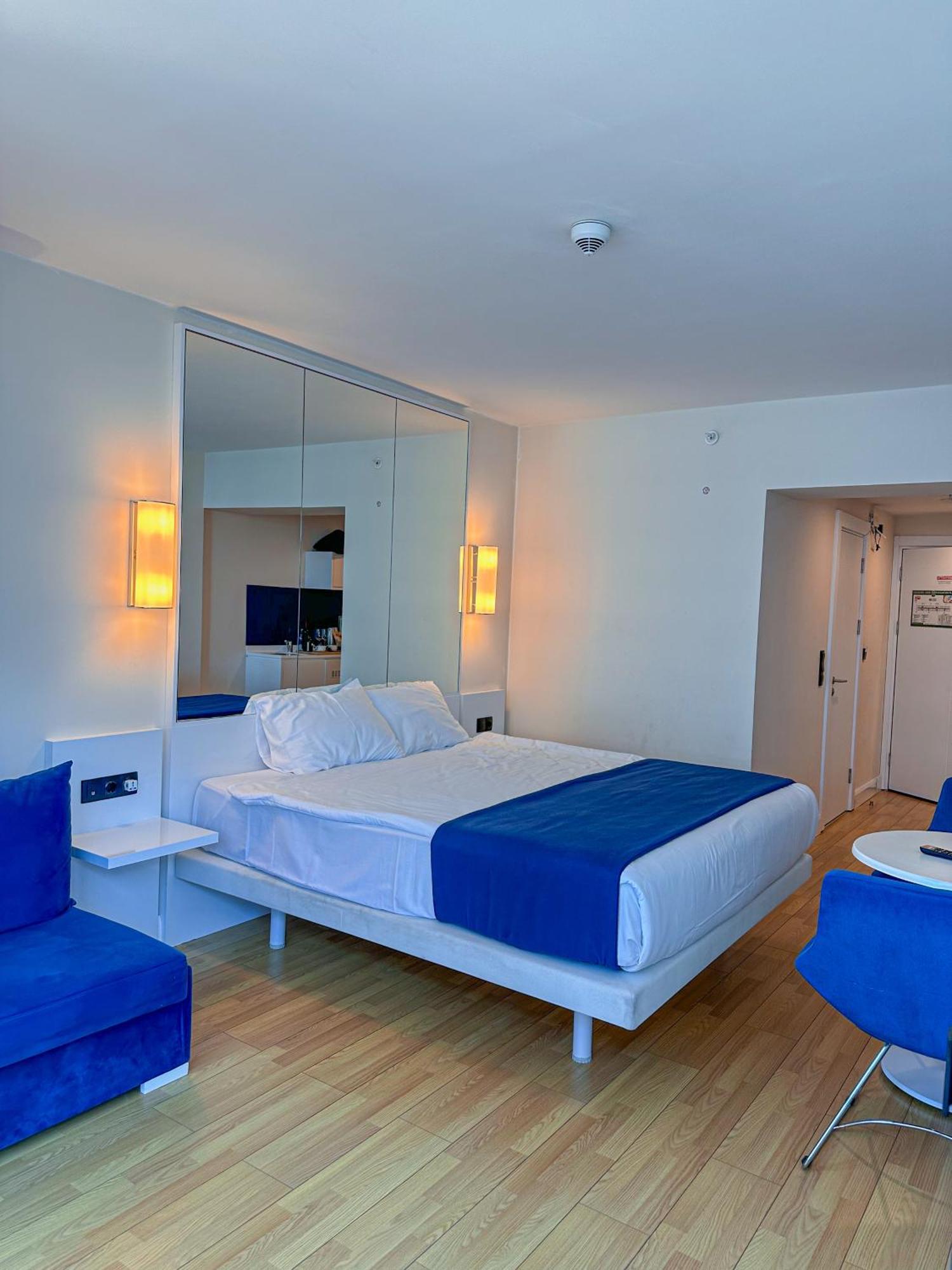 Batumi High View Hotel Buitenkant foto