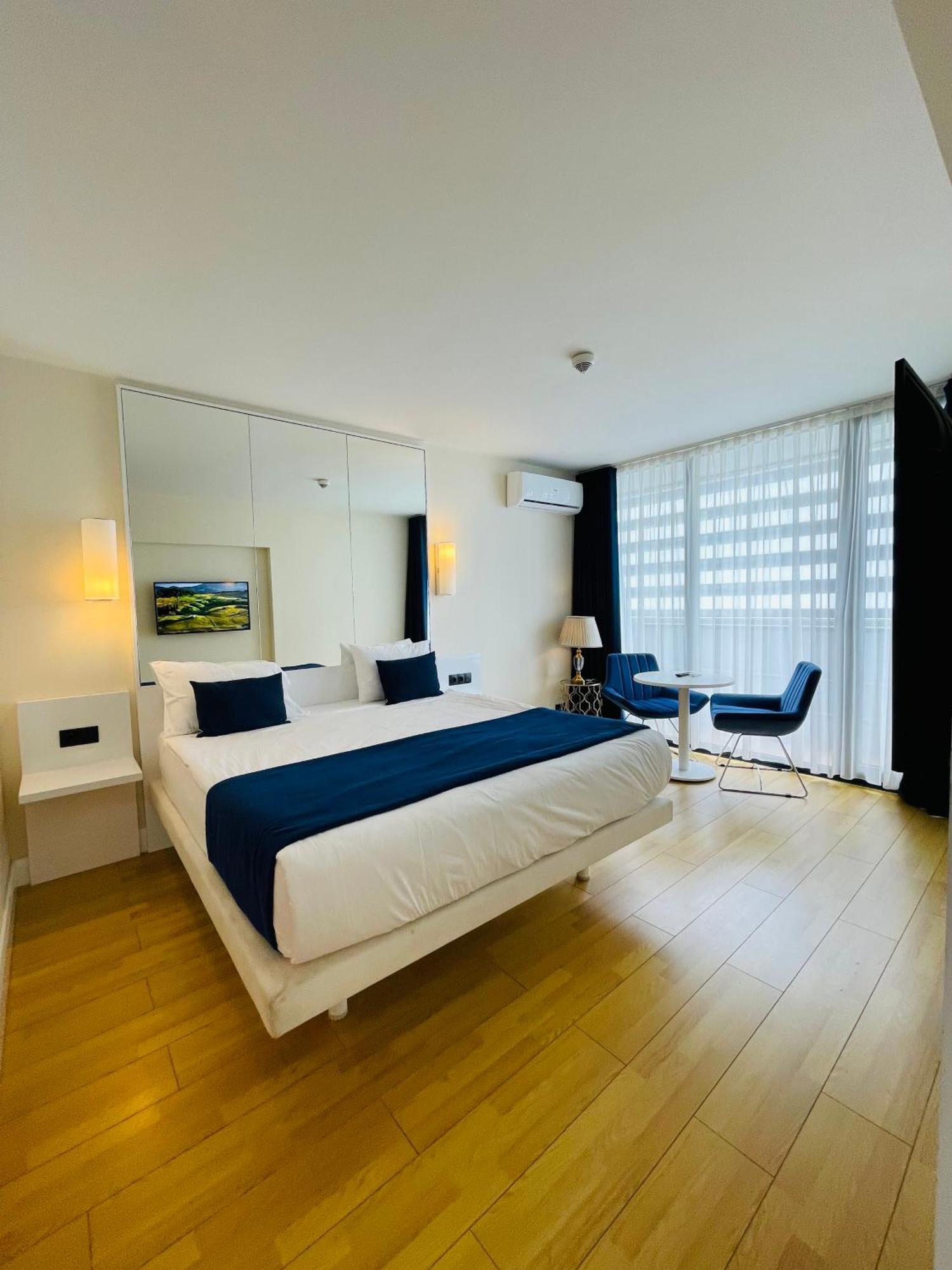 Batumi High View Hotel Buitenkant foto