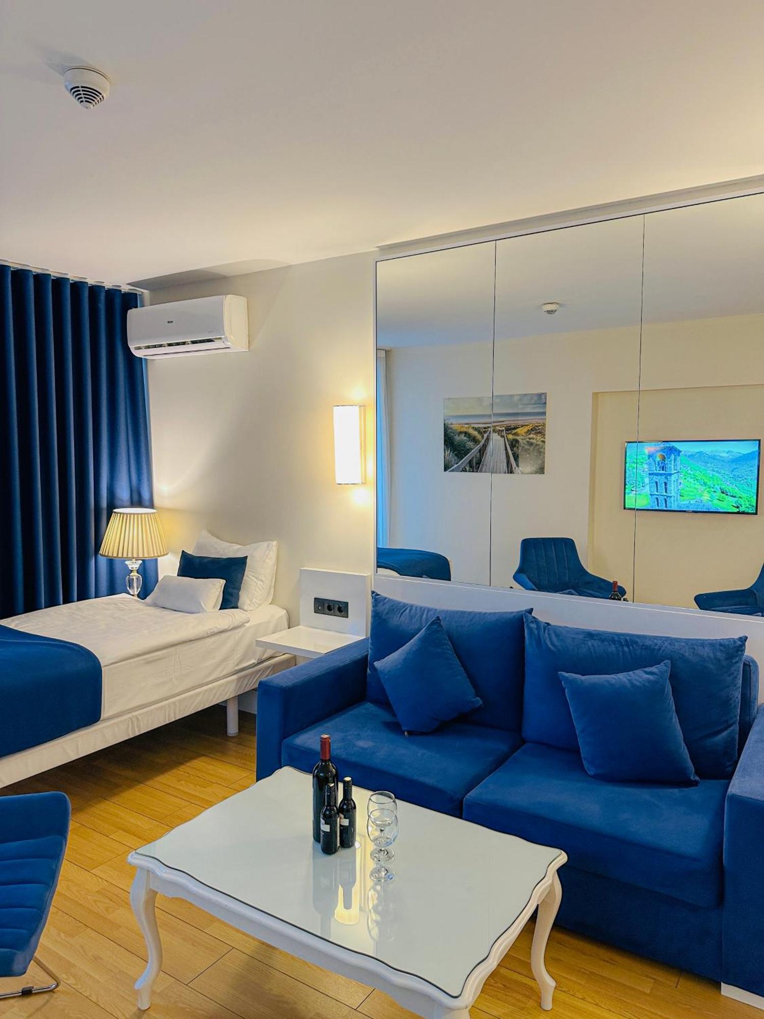 Batumi High View Hotel Buitenkant foto