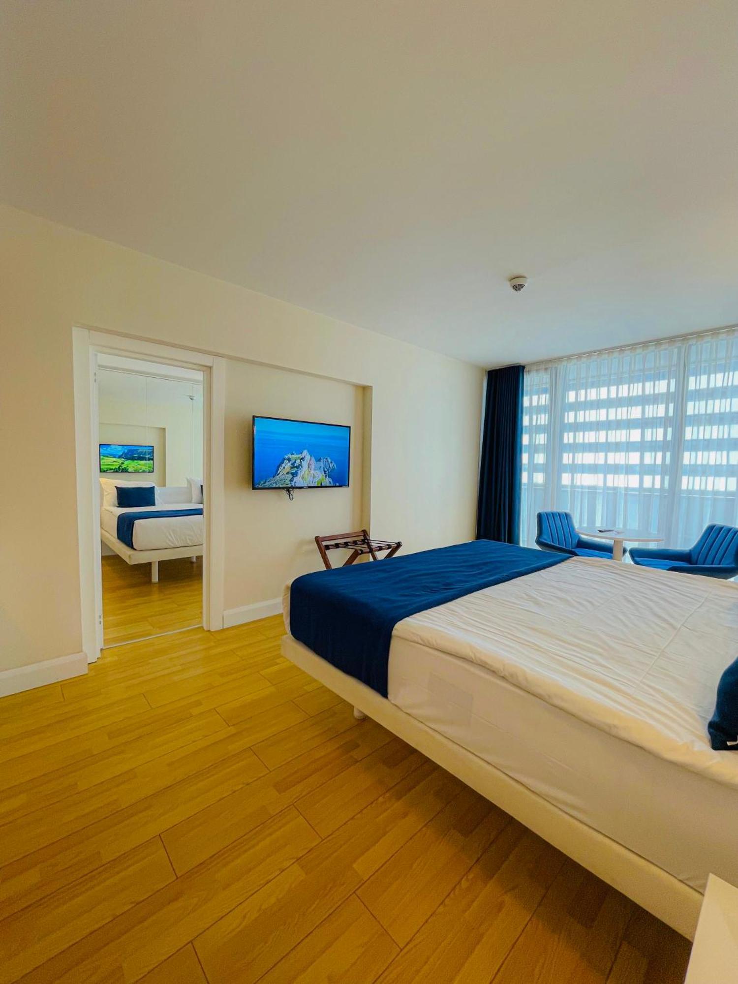 Batumi High View Hotel Buitenkant foto