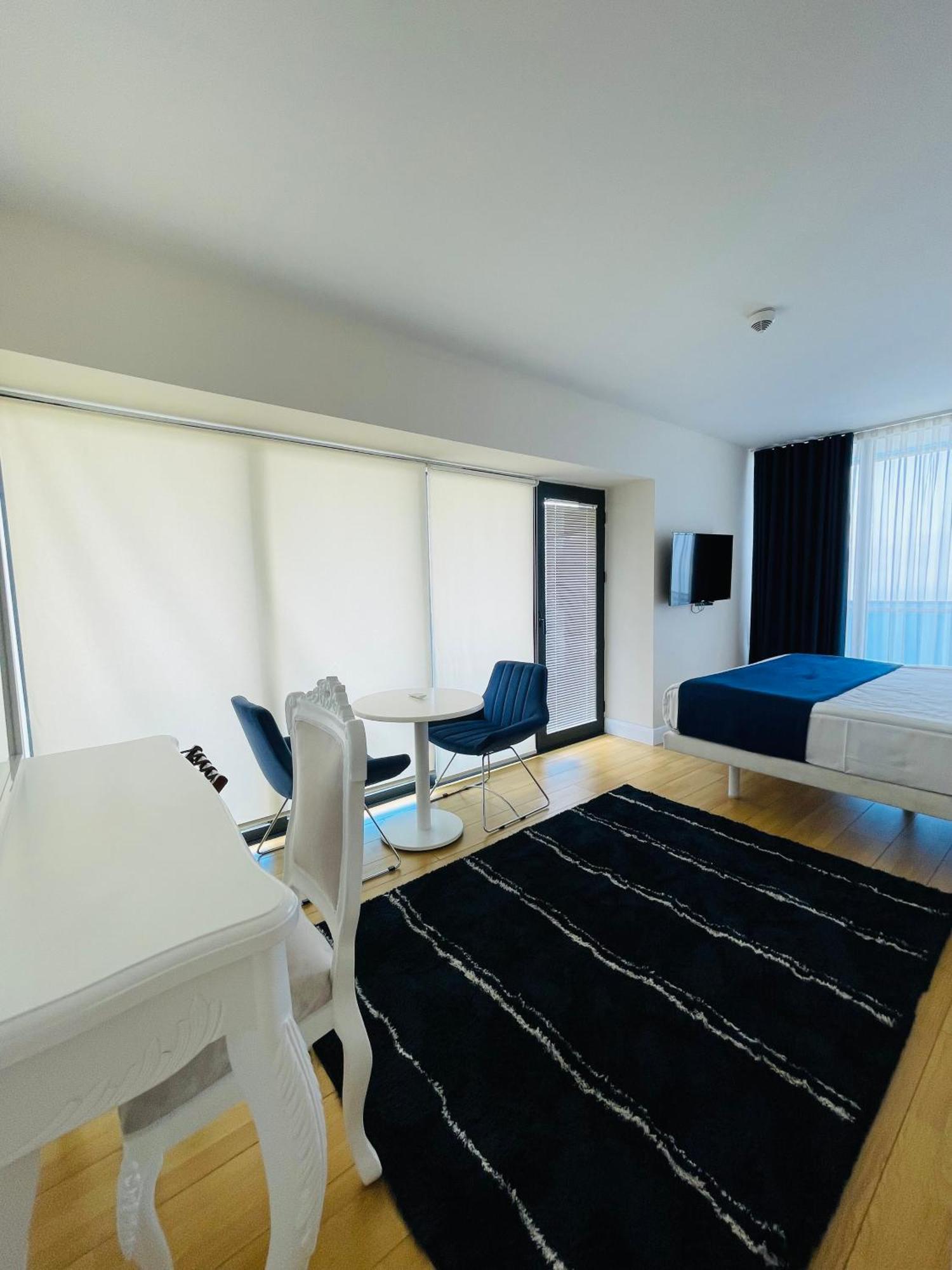 Batumi High View Hotel Buitenkant foto