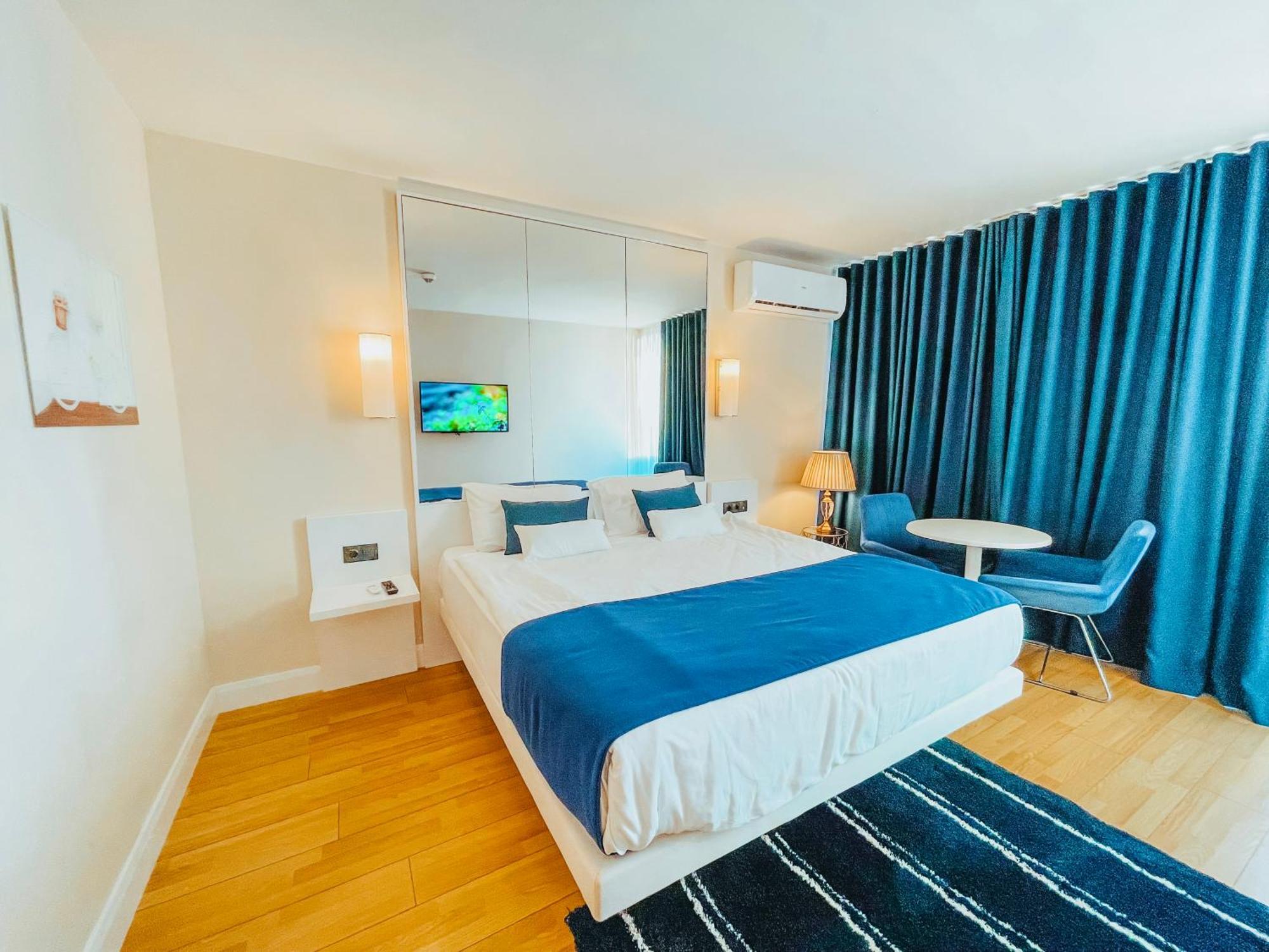 Batumi High View Hotel Buitenkant foto