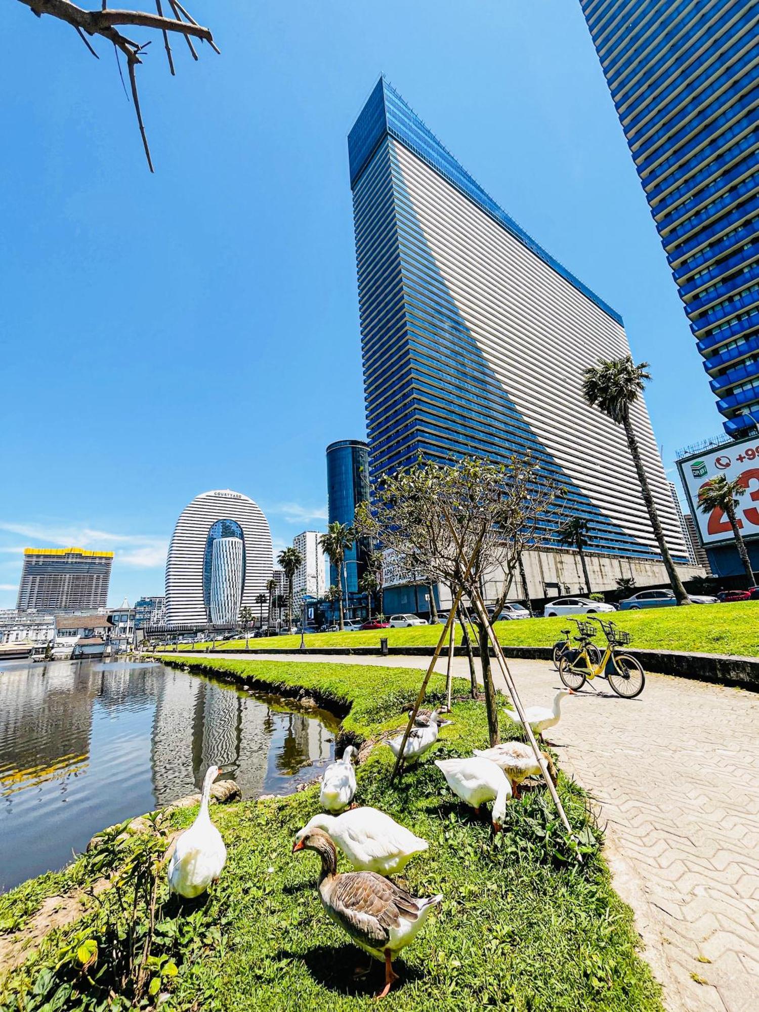 Batumi High View Hotel Buitenkant foto
